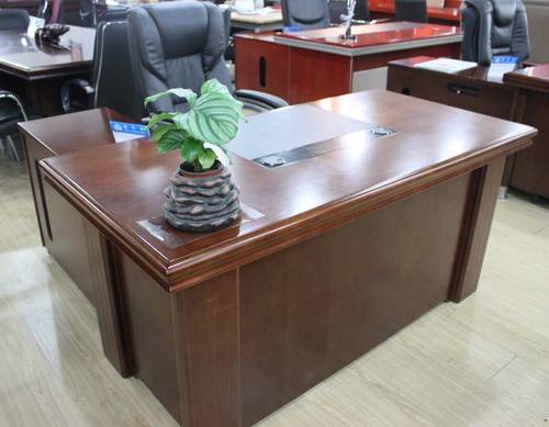 辦公家具降價(jià)銷(xiāo)售 1.6米老板桌只需1800元